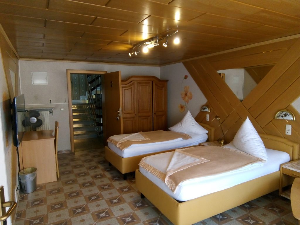 Doppelzimmer vorders Gebäude